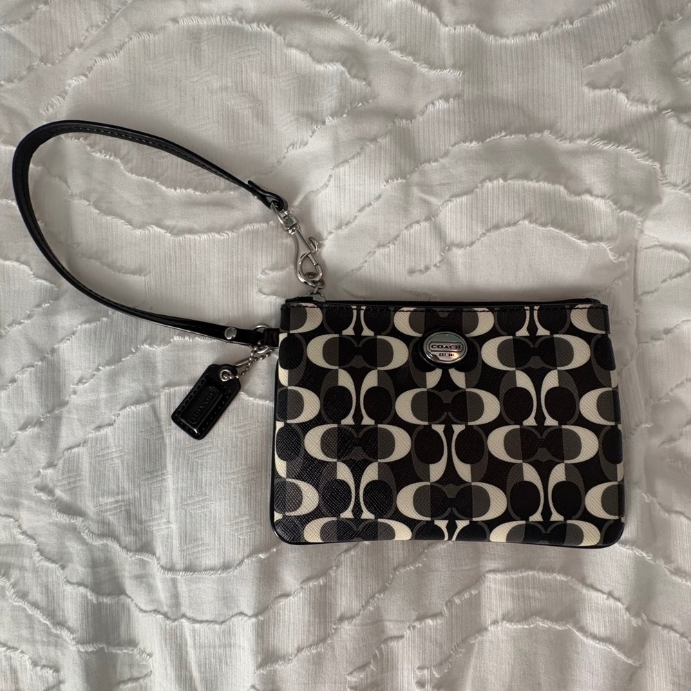 Black and White Coach Peyton Signature Dream C Small Wristlet